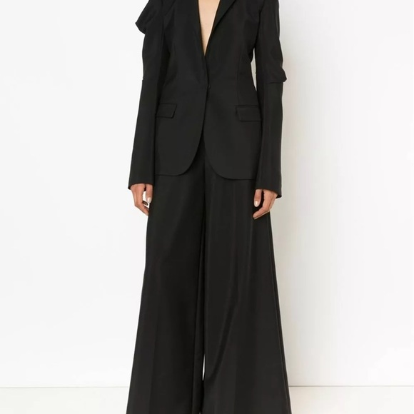Beautiful VERA WANG Black blazer Assymetrical - Picture 2 of 4